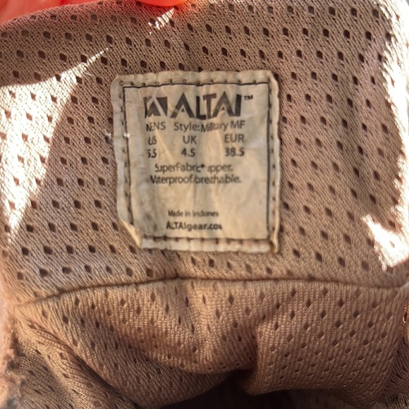 Waterproof boots! - Picture 3 of 6